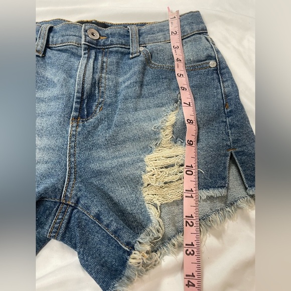Kendall + Kylie The Icon Short Size 1 / 25 Distressed Split Hem Denim Cut Offs - Picture 7 of 10